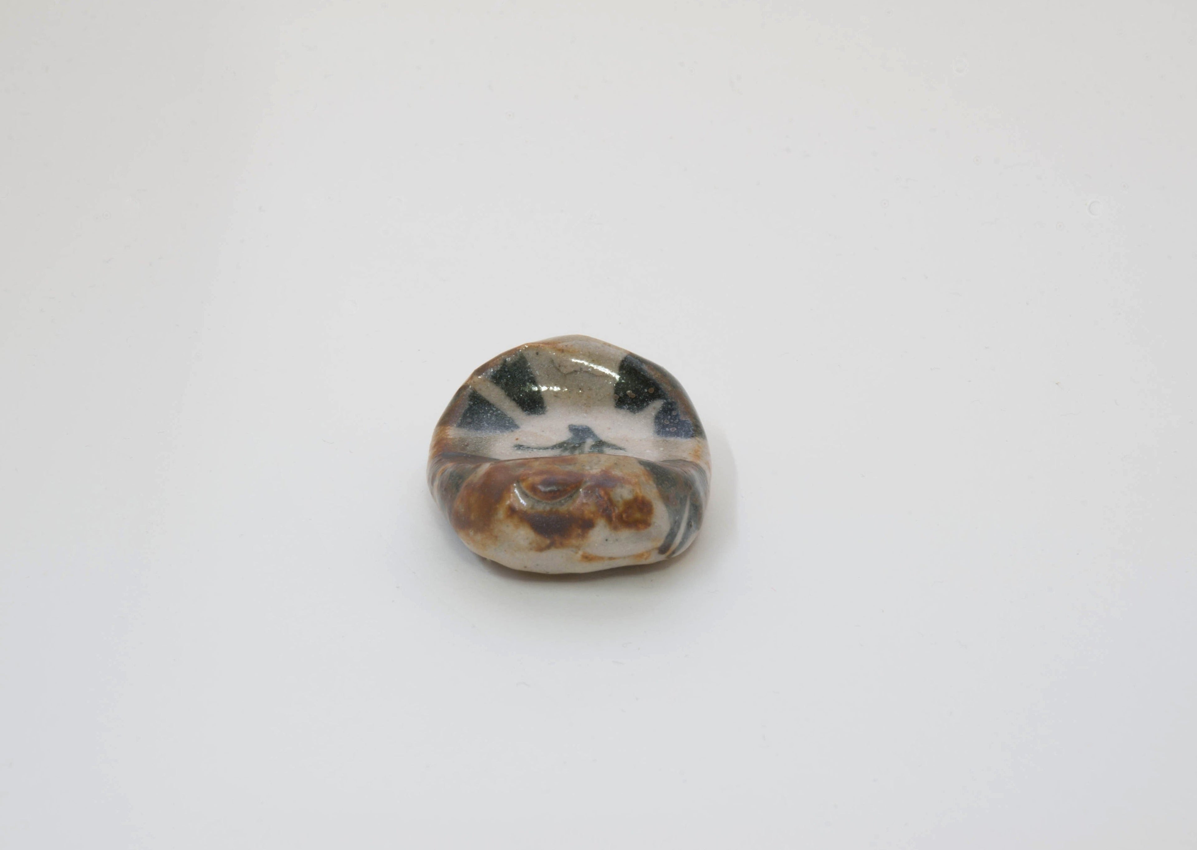 Earthenware Chopstick Rest with Hand-Drawn Camellia by Kazuji Sato  ★FREE SHIPPING