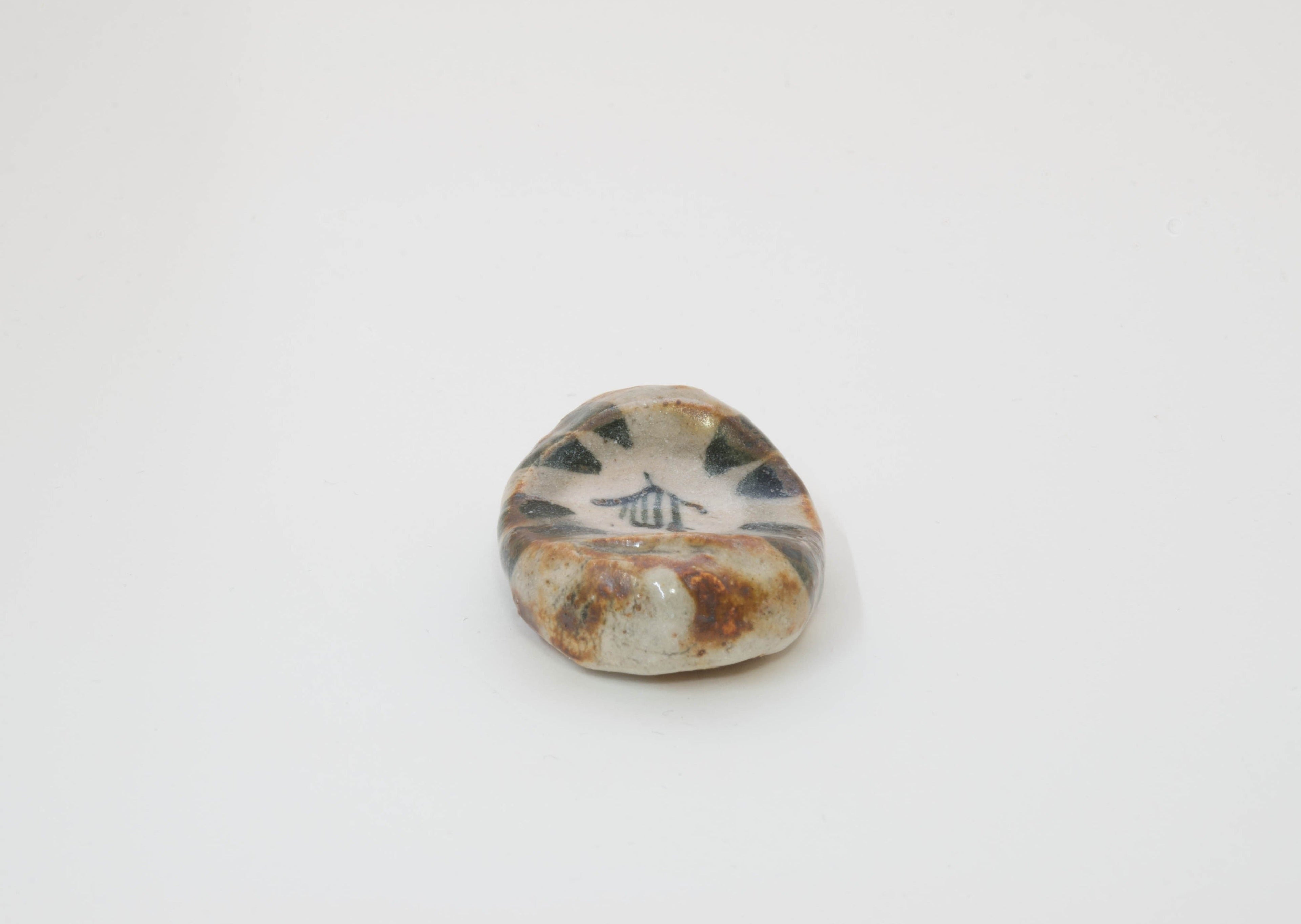 Earthenware Chopstick Rest with Hand-Drawn Camellia by Kazuji Sato  ★FREE SHIPPING