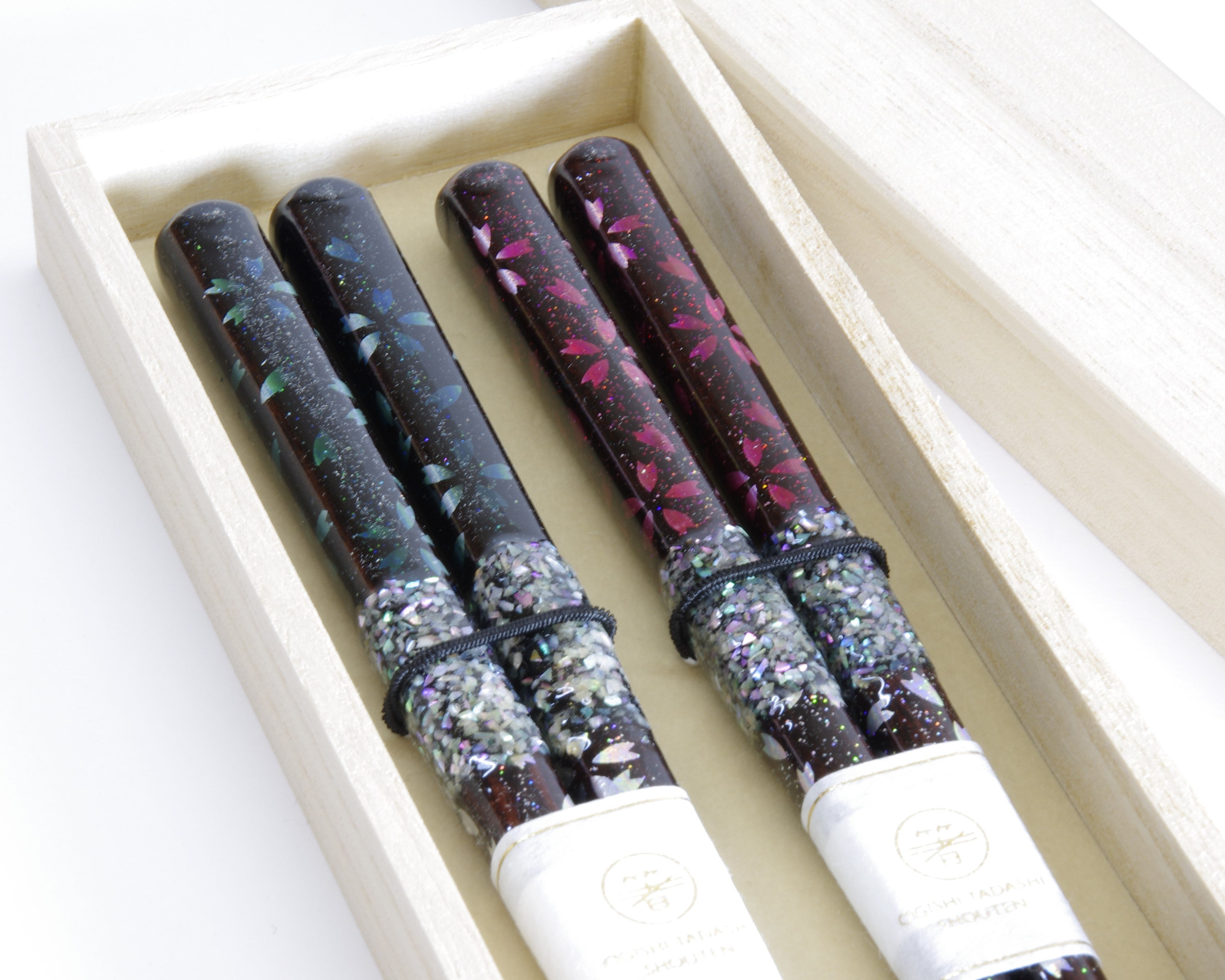 Wakasa Lacquer Chopsticks with Cherry Blossom Pattern by Abalone Shell (in a set)