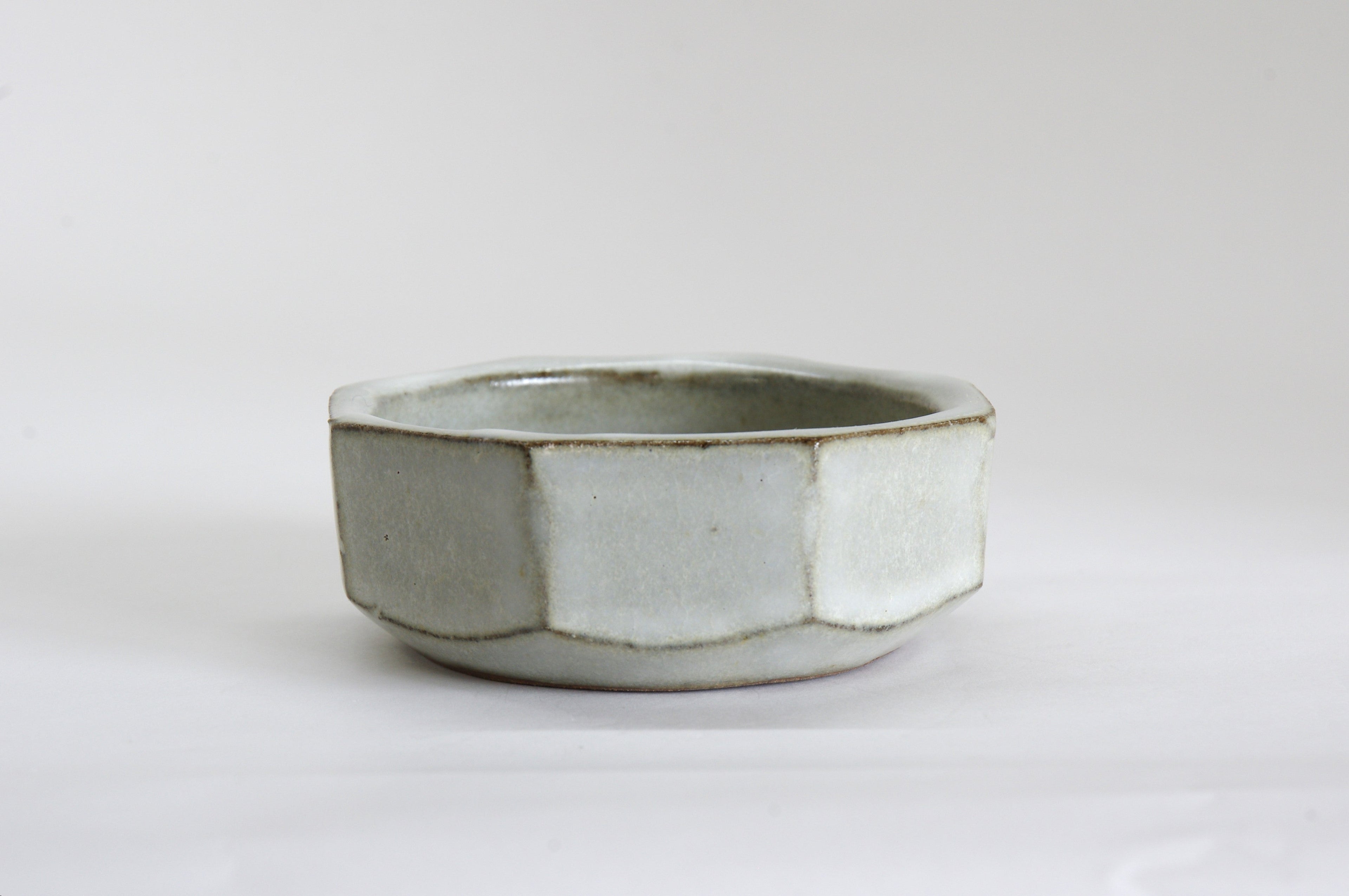 Small Deep Dish Earthenware by Toshihiko-gama