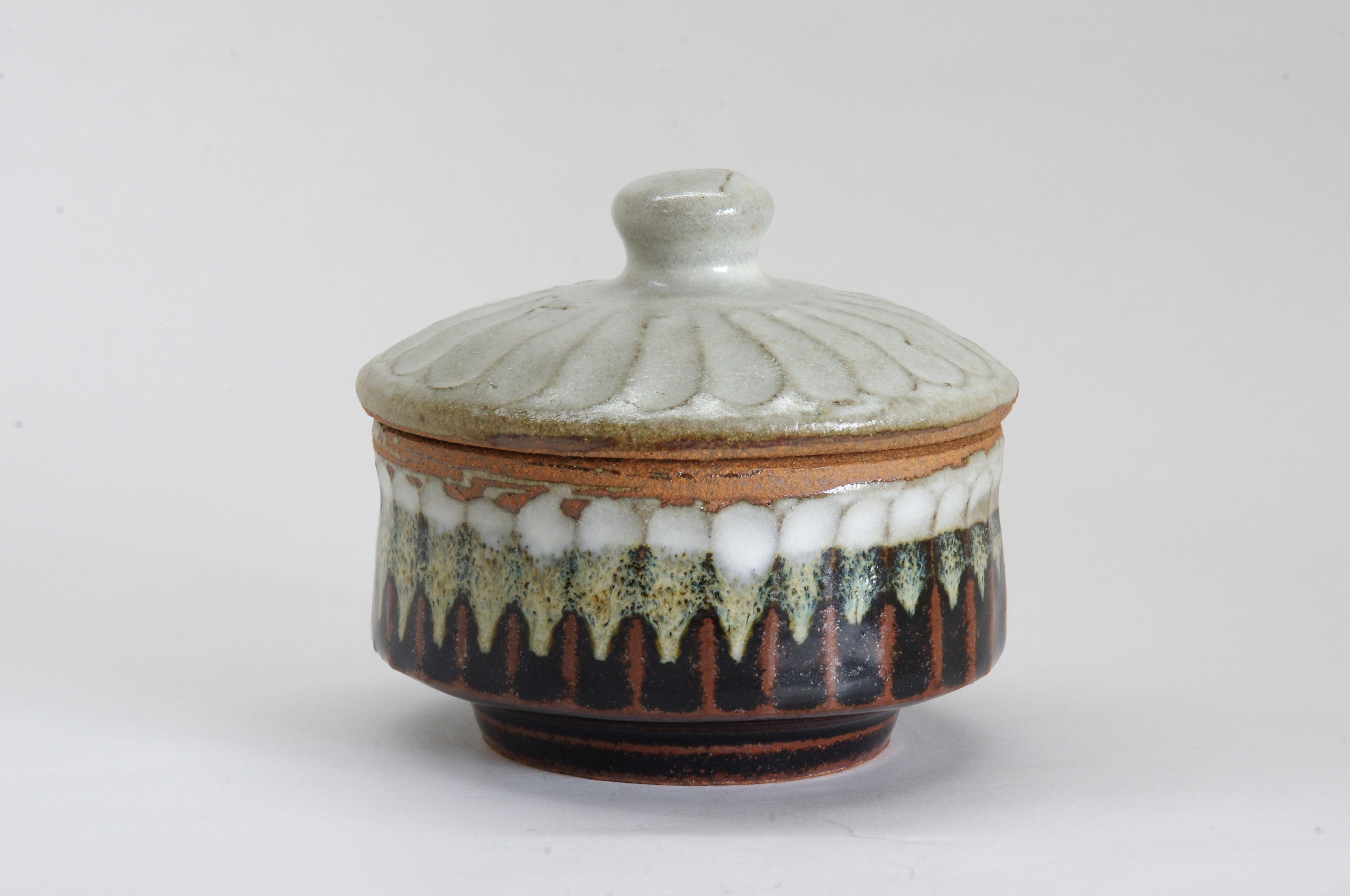 Small Earthenware Jar with a Lid by Toshihiko-gama