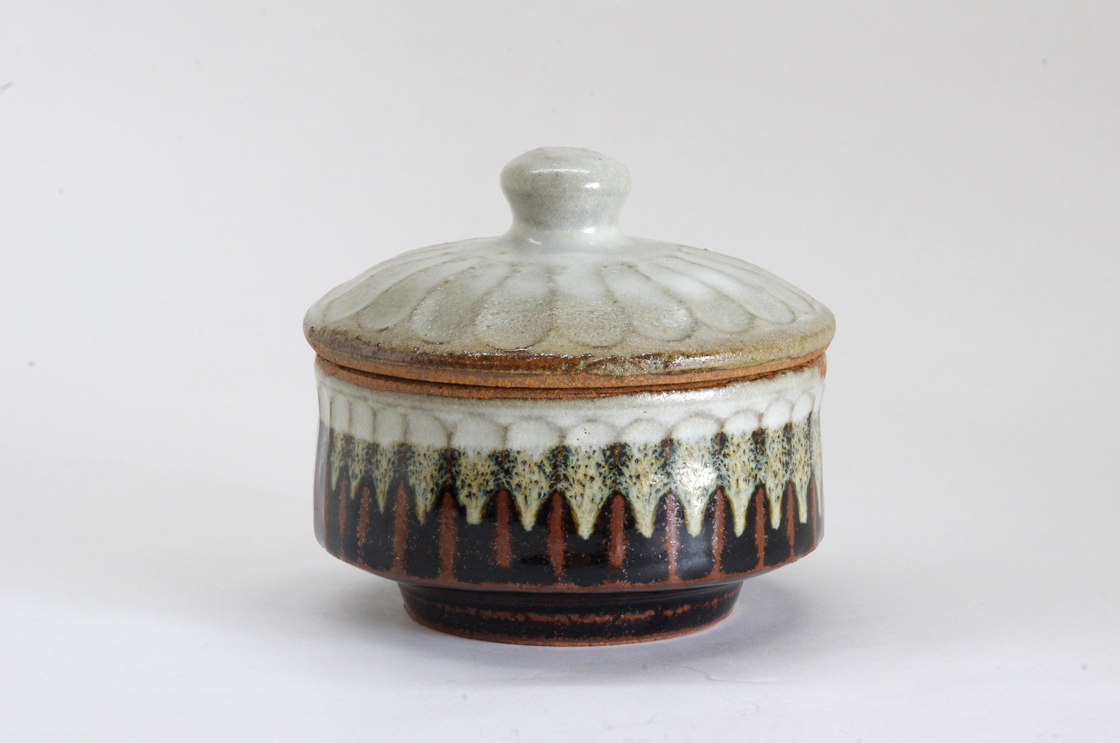 Small Earthenware Jar with a Lid by Toshihiko-gama
