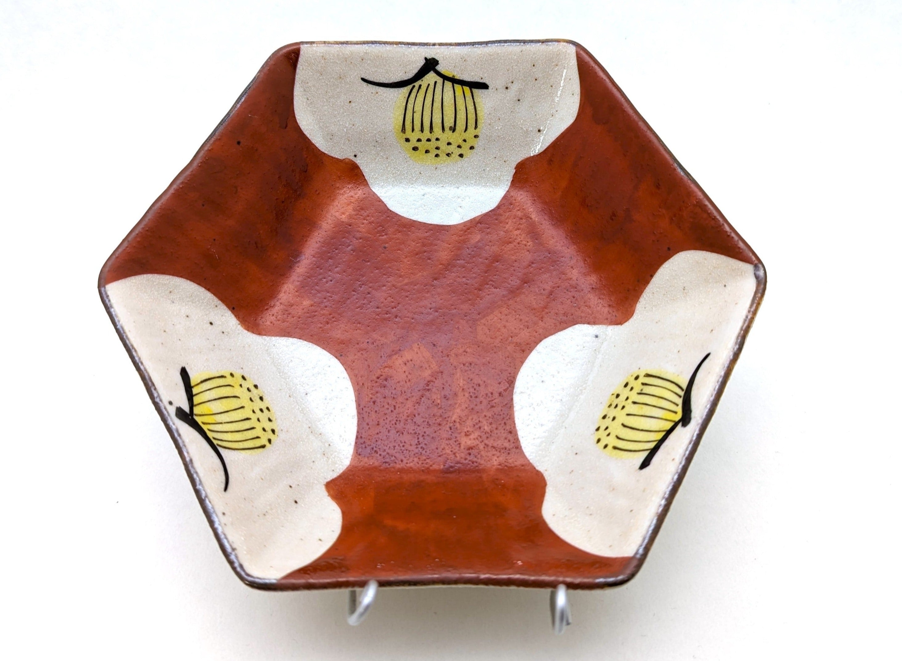 Earthenware Hexagon Plate with Hand-drawn Camellia by Kanejin-gama