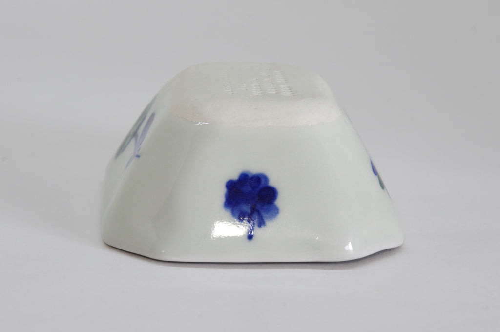 Small Rectangle Semi-Porcelain Deep Dish with Hand-Drawn Flower by Shiho Tanaka