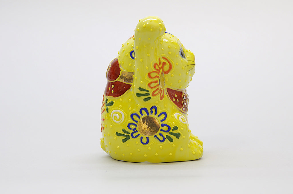 Porcelain of Maneki Neko in Kutani Ware [Ornament]