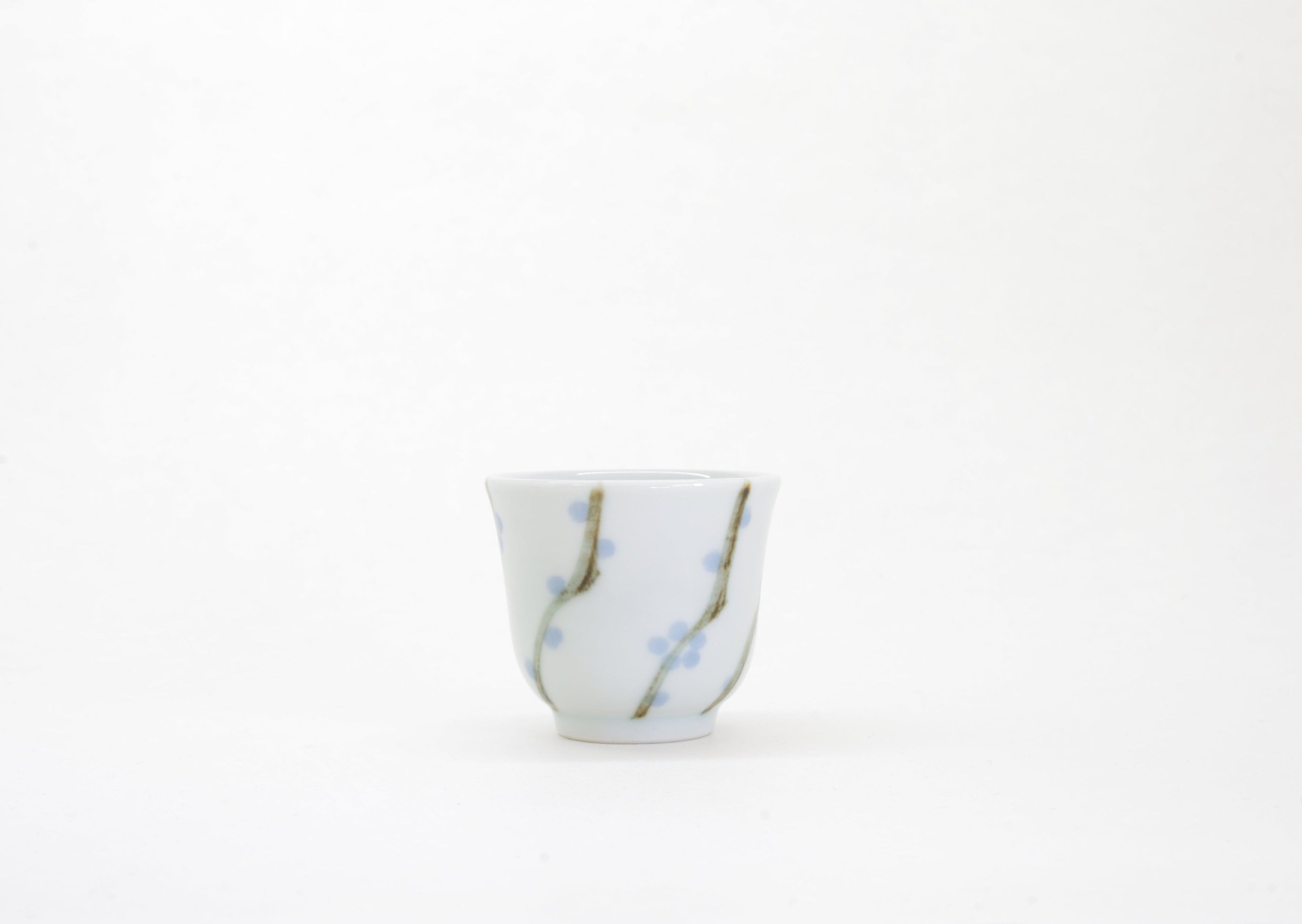 Porcelain Sake Cup with Hand-Drawn Plum Flower Drawn by Senzan-gama [SET]