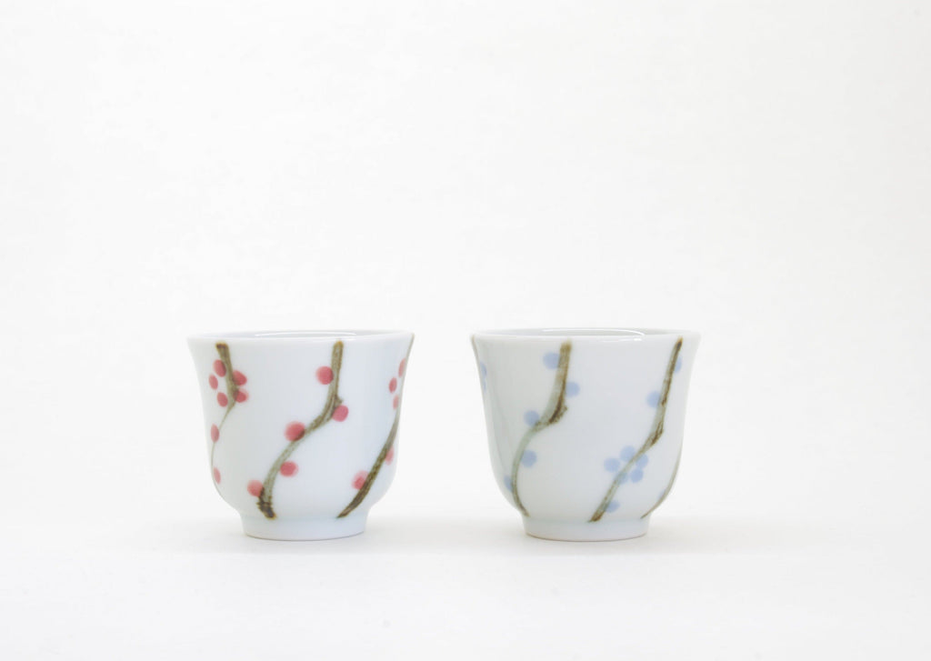 Porcelain Sake Cup with Hand-Drawn Plum Flower Drawn by Senzan-gama [SET]