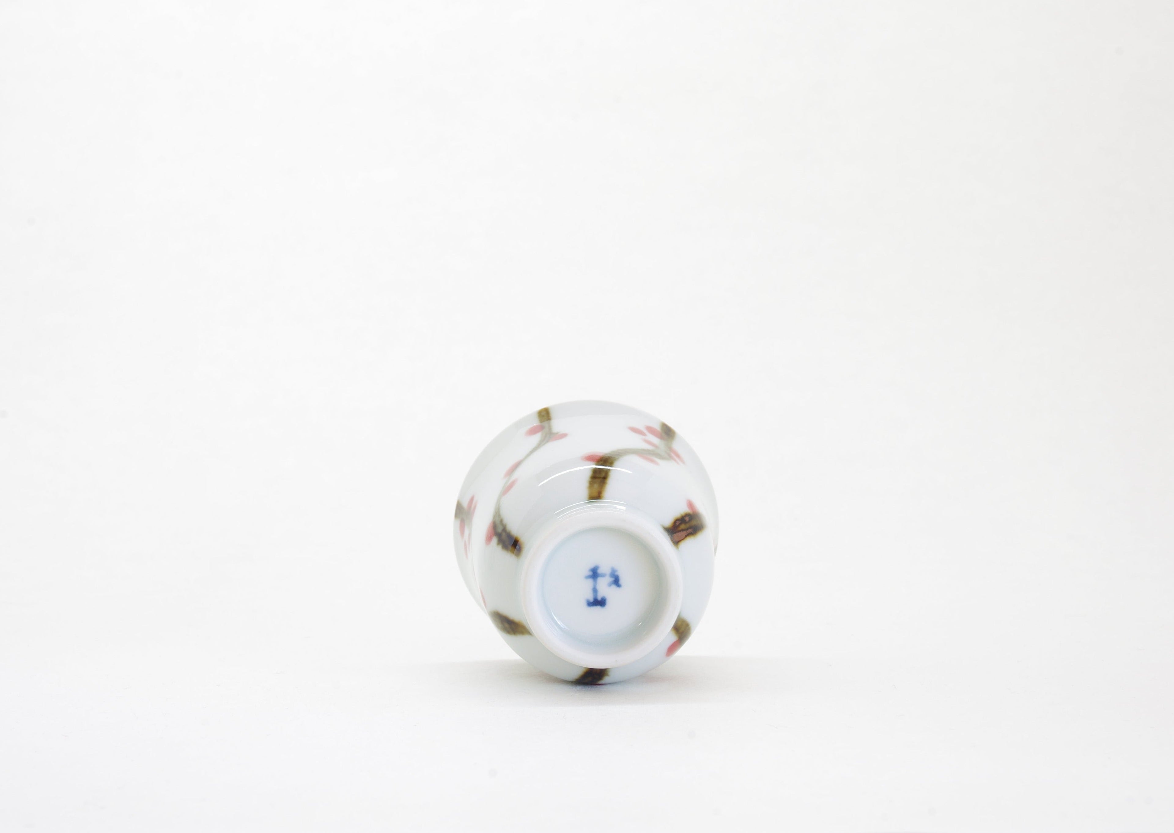 Porcelain Sake Cup with Hand-Drawn Plum Flower Drawn by Senzan-gama [SET]