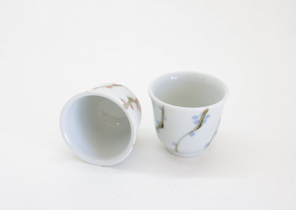 Porcelain Sake Cup with Hand-Drawn Plum Flower Drawn by Senzan-gama [SET]