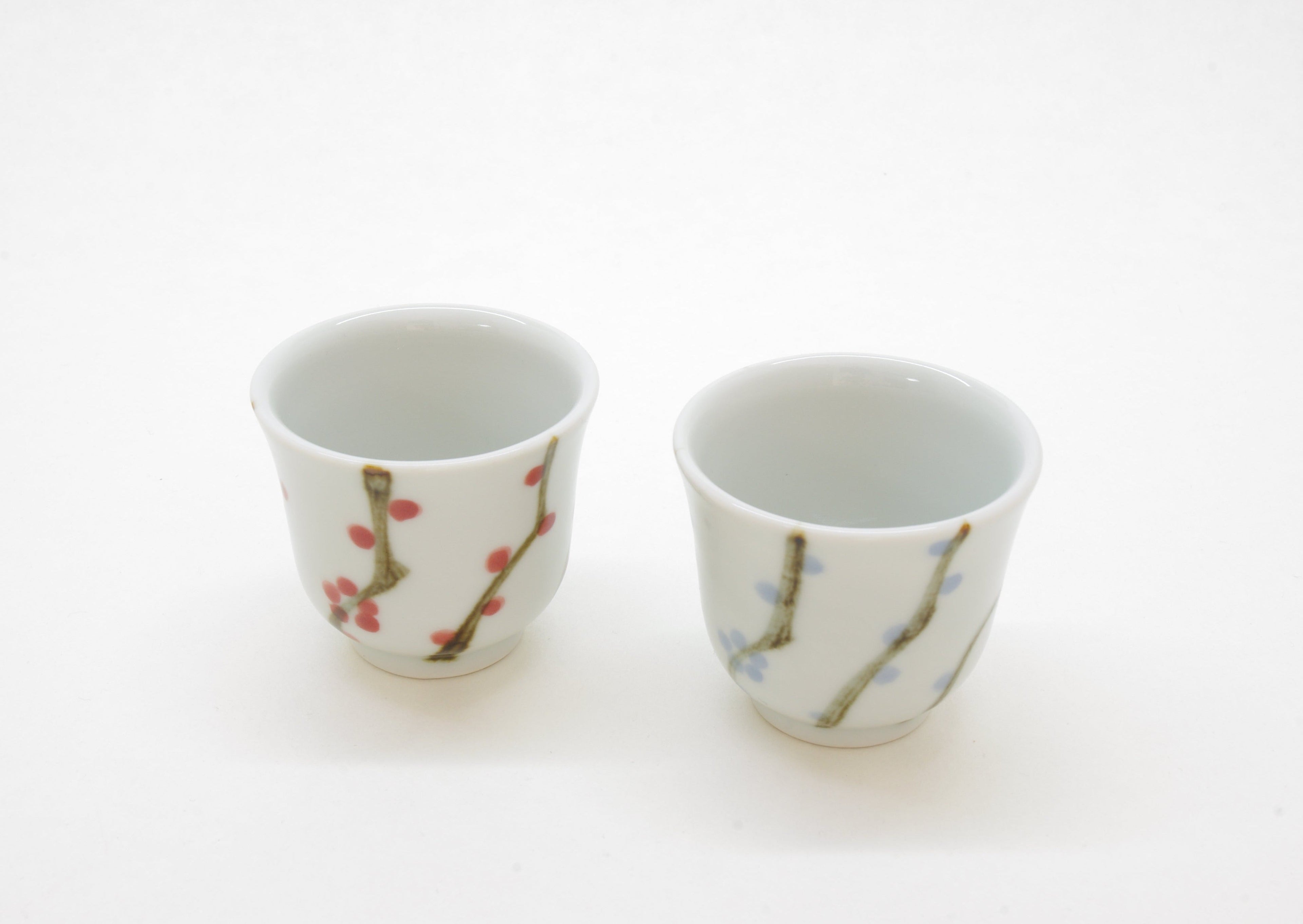 Porcelain Sake Cup with Hand-Drawn Plum Flower Drawn by Senzan-gama [SET]