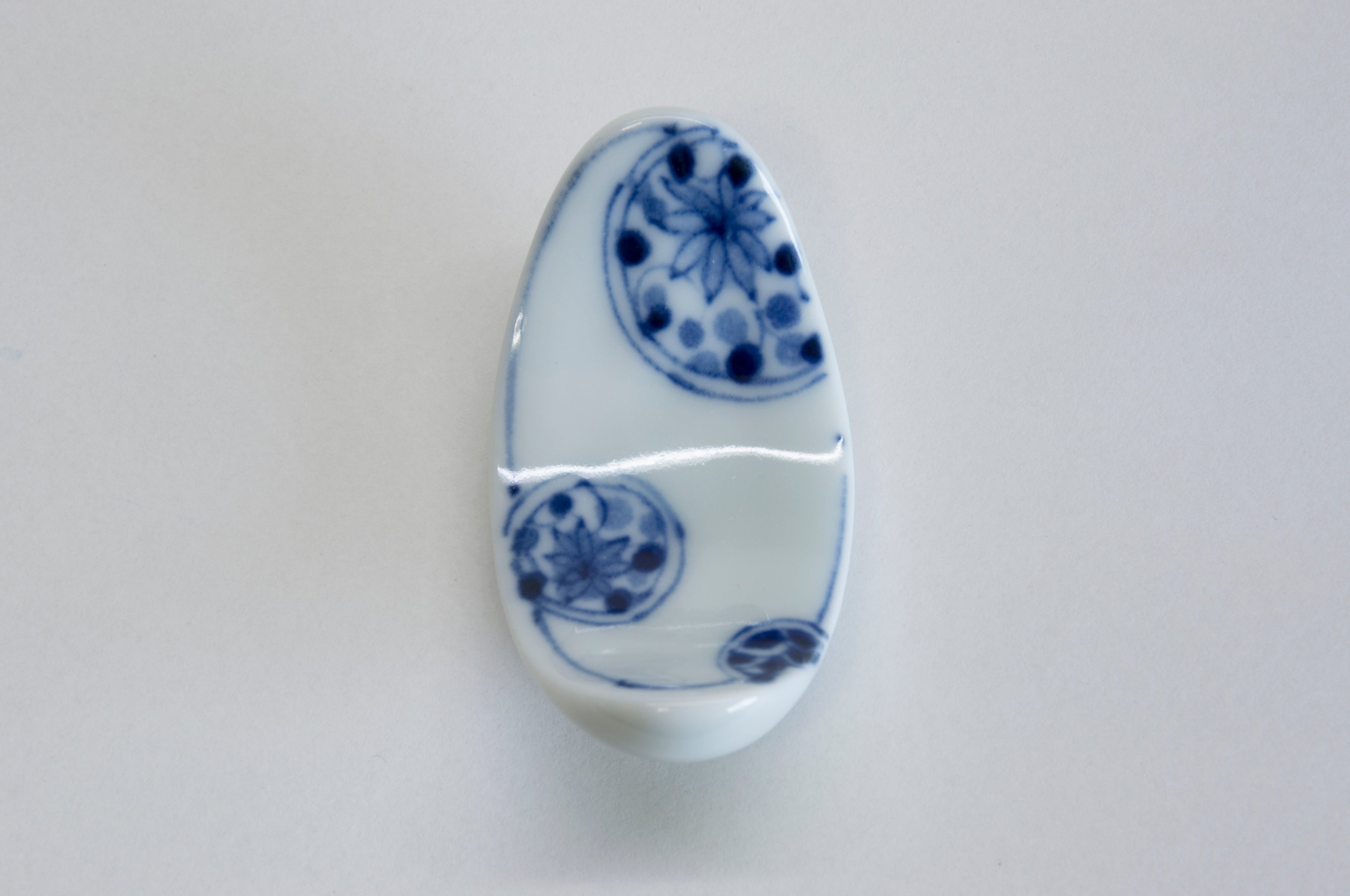 Porcelain Chopstick Rest Oval Koimari-sh by Airindoh  ★FREE SHIPPING