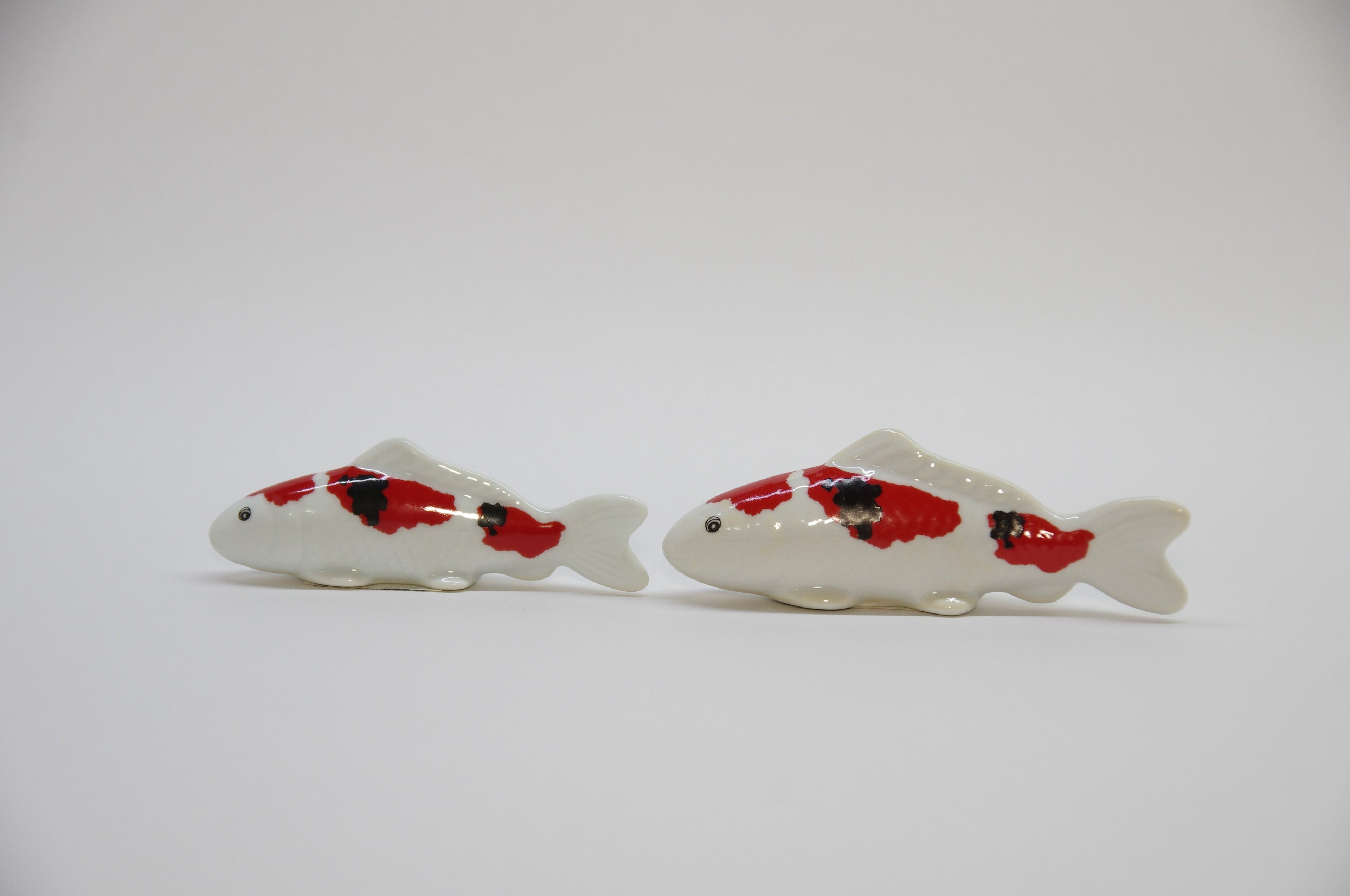 Porcelain of Carp Ornaments in Two Sizes